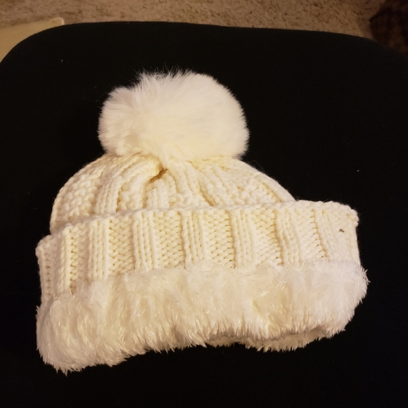 NEW UGG INFINITY SCARF AND HAT SETS WITH MATCHING GLOVES - Picture 5 of 6